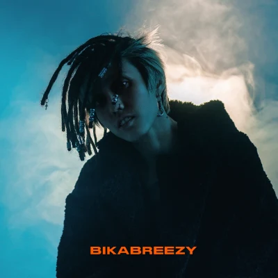 Bika BreezySo Close So Far(似近而遠)