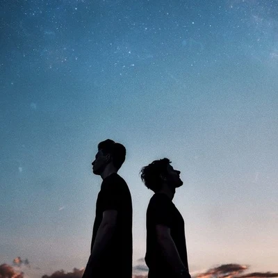 Petit Biscuit/ShallouGravitation