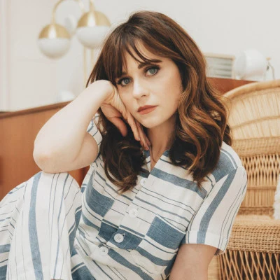 Zooey DeschanelIngrid MichaelsonMerry Christmas, Happy New Year