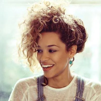 Izzy Bizu