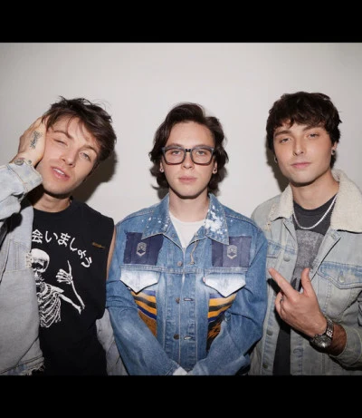 Emblem33000 Miles [Single Edit]