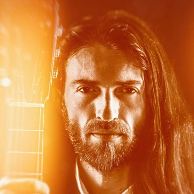 Estas Tonne