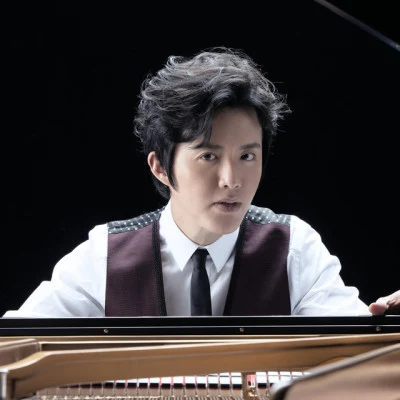 Yundi4 Mazurkas, Op.17:No.1 in B Flat Major