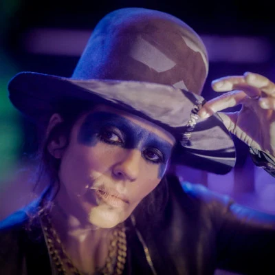 Linda Perry