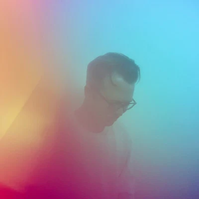 Tom VekDe LuxMoments (Tom Vek Remix)