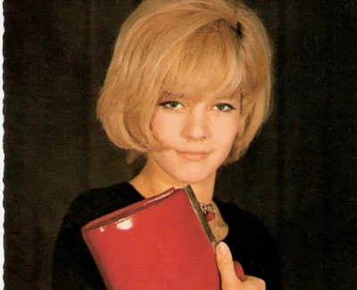 Sylvie VartanM amuser