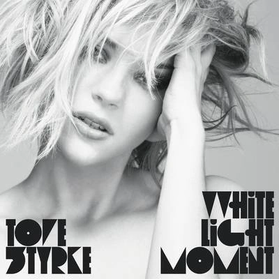 Tove Styrkewhite light moment